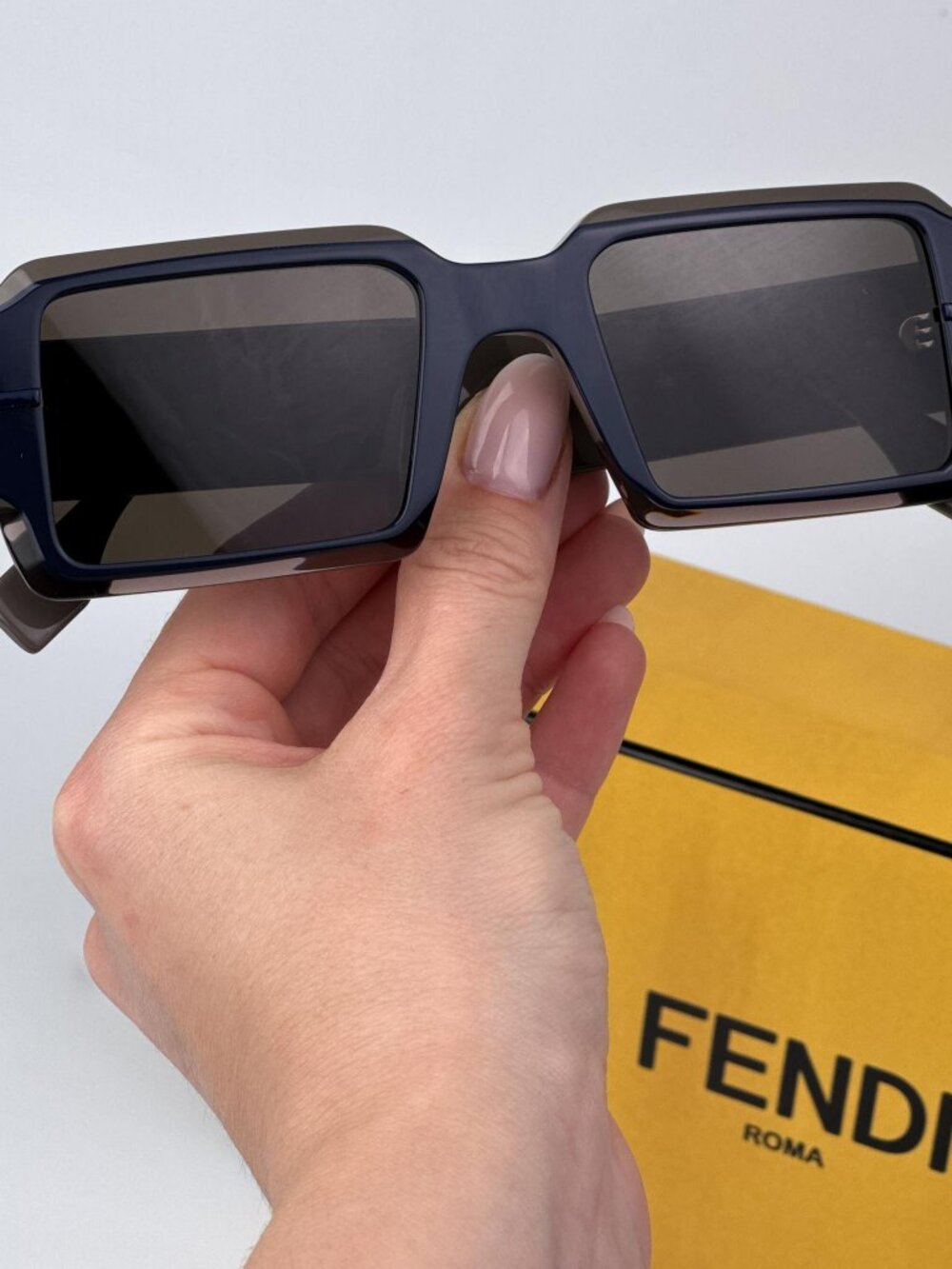 FENDI FE40073U 50E FENDIGRAPHY SHINY BROWN BLUE RECTANGLE SUNGLASSES